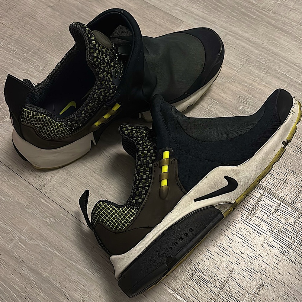 Available only for a week!!! RARE!! Comme des garcons x Nike sneakers